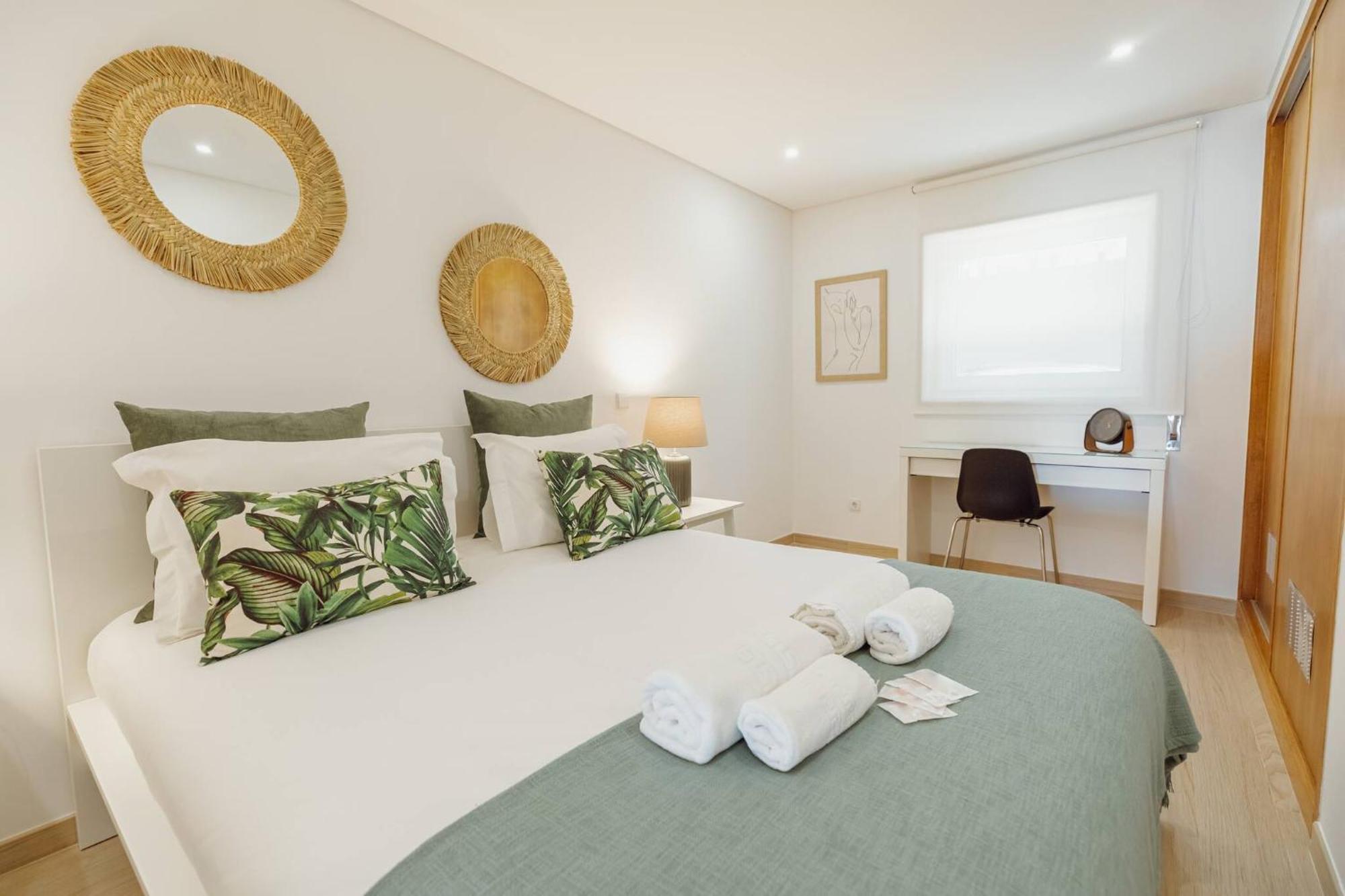 Stylish Apartment With Terrace By Hosty Porto Ngoại thất bức ảnh
