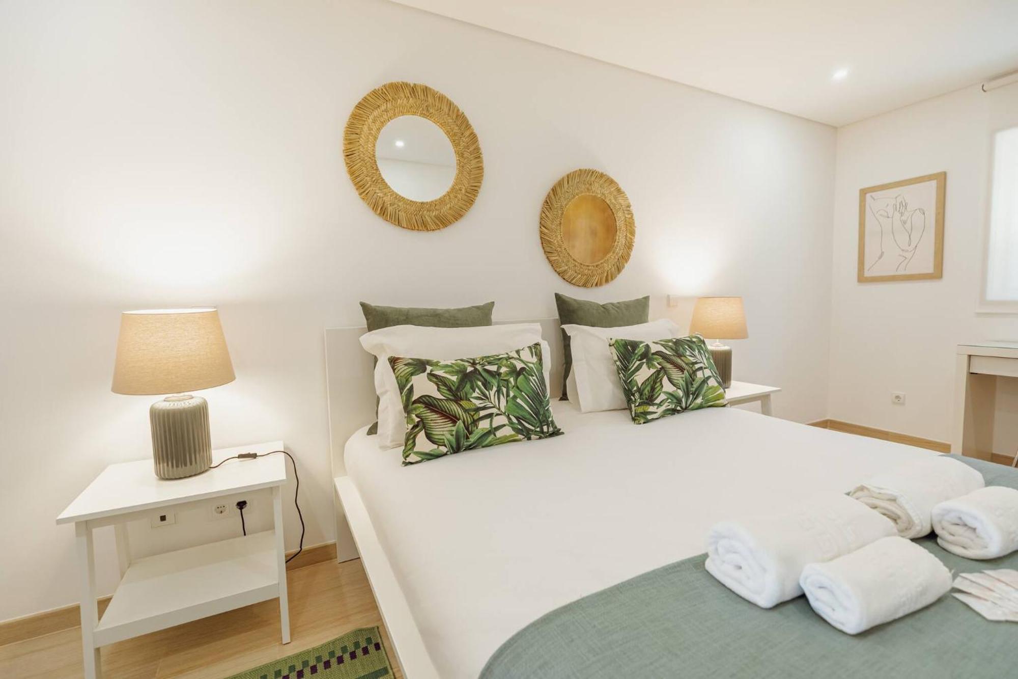 Stylish Apartment With Terrace By Hosty Porto Ngoại thất bức ảnh